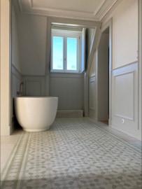 mosaico hidráulico ref Braços de Prata numa casa de banho em Monte Estoril projectada pelo atelier ARX Portugal Arquitectos Lda