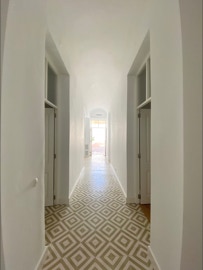 mosaico hidráulico padrão Riscas 8D aplicado na entrada de uma vivenda no Algarve