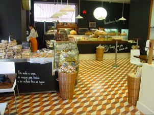 mosaico hidráulico padrão Caixa G aplicado nas lojas "A Padaria Portuguesa"