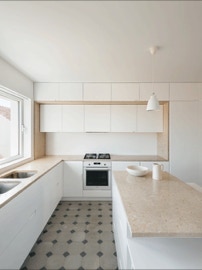 mosaico hidráulico padrão Cantos aplicado numa cozinha em Lisboa